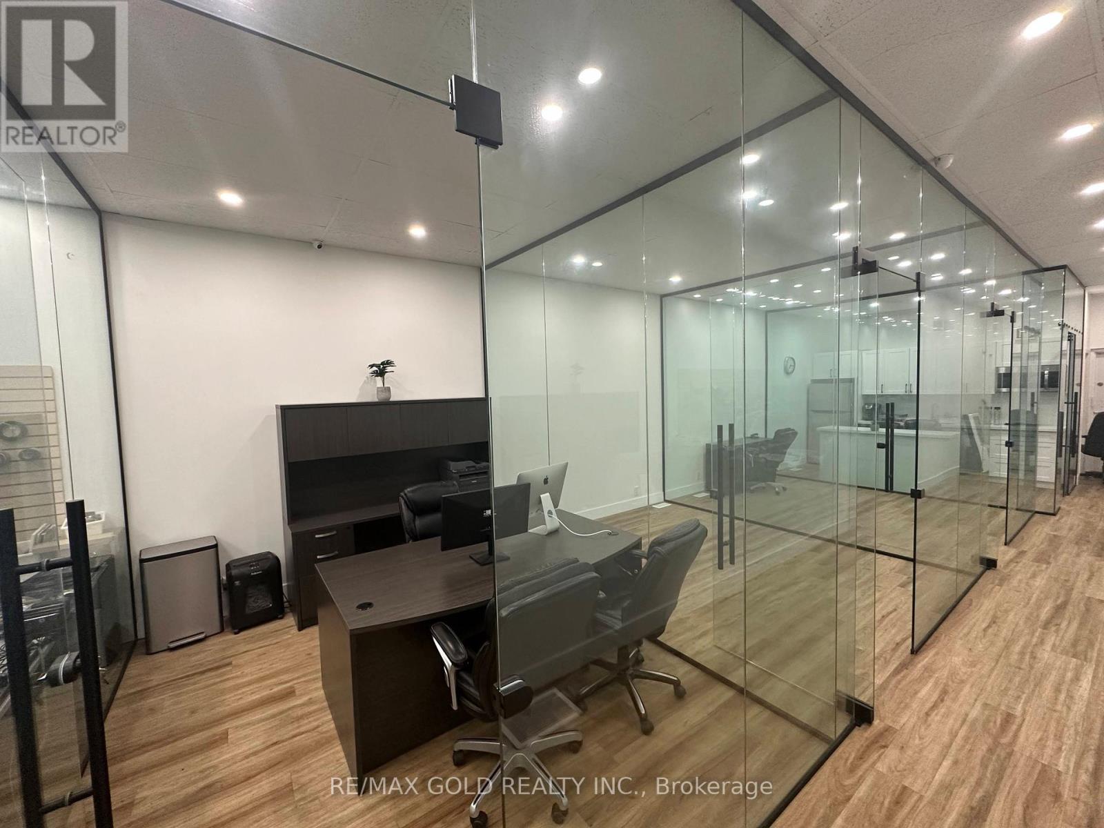 2 - 136 Guelph Street, Halton Hills (Georgetown), Ontario  L7G 4A1 - Photo 1 - W12919992