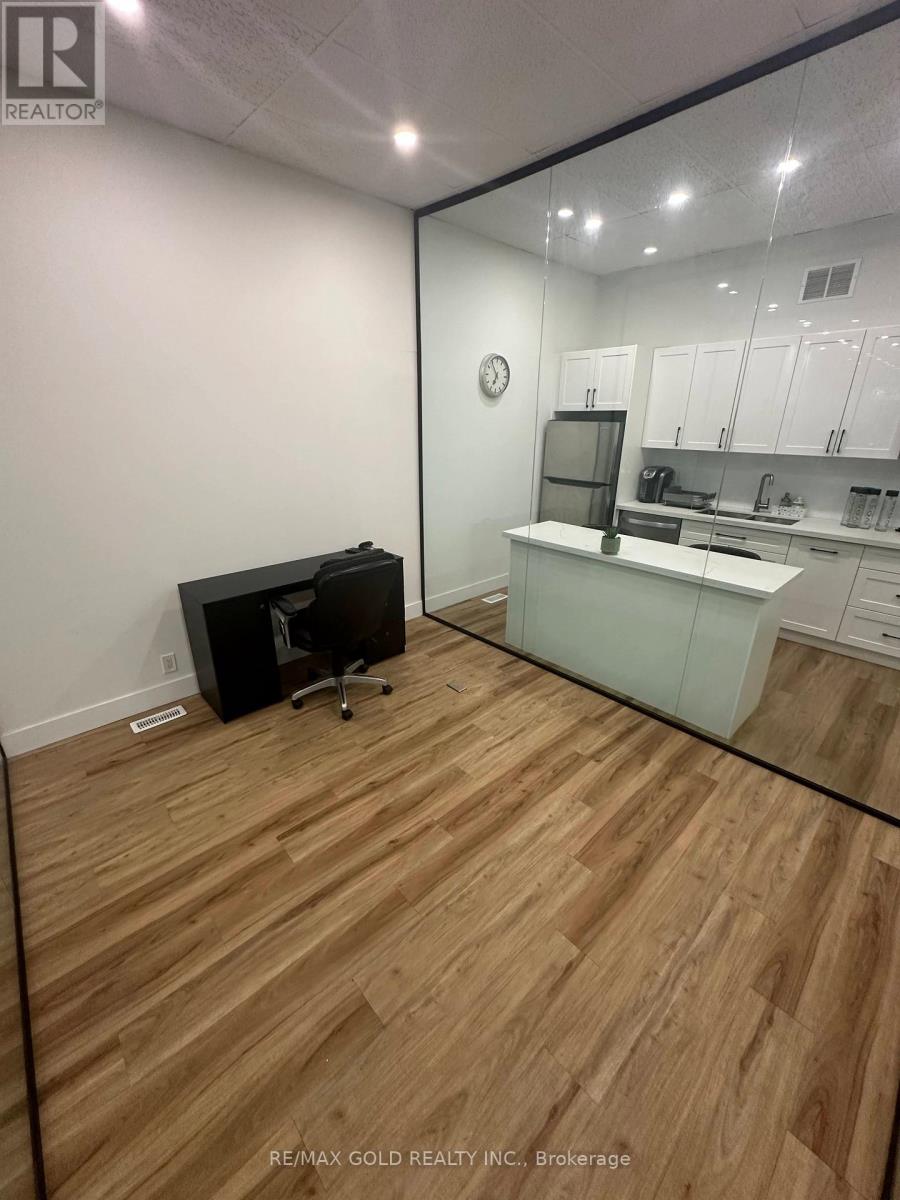 2 - 136 Guelph Street, Halton Hills (Georgetown), Ontario  L7G 4A1 - Photo 5 - W12919992