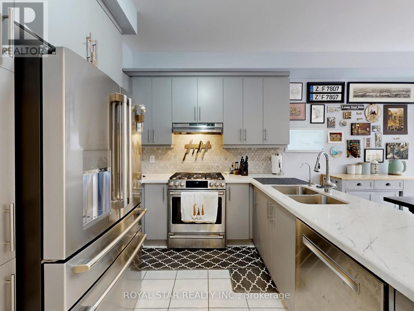 20 Walworth Street, Halton Hills (Georgetown), Ontario  L7G 0N5 - Photo 12 - W12920698