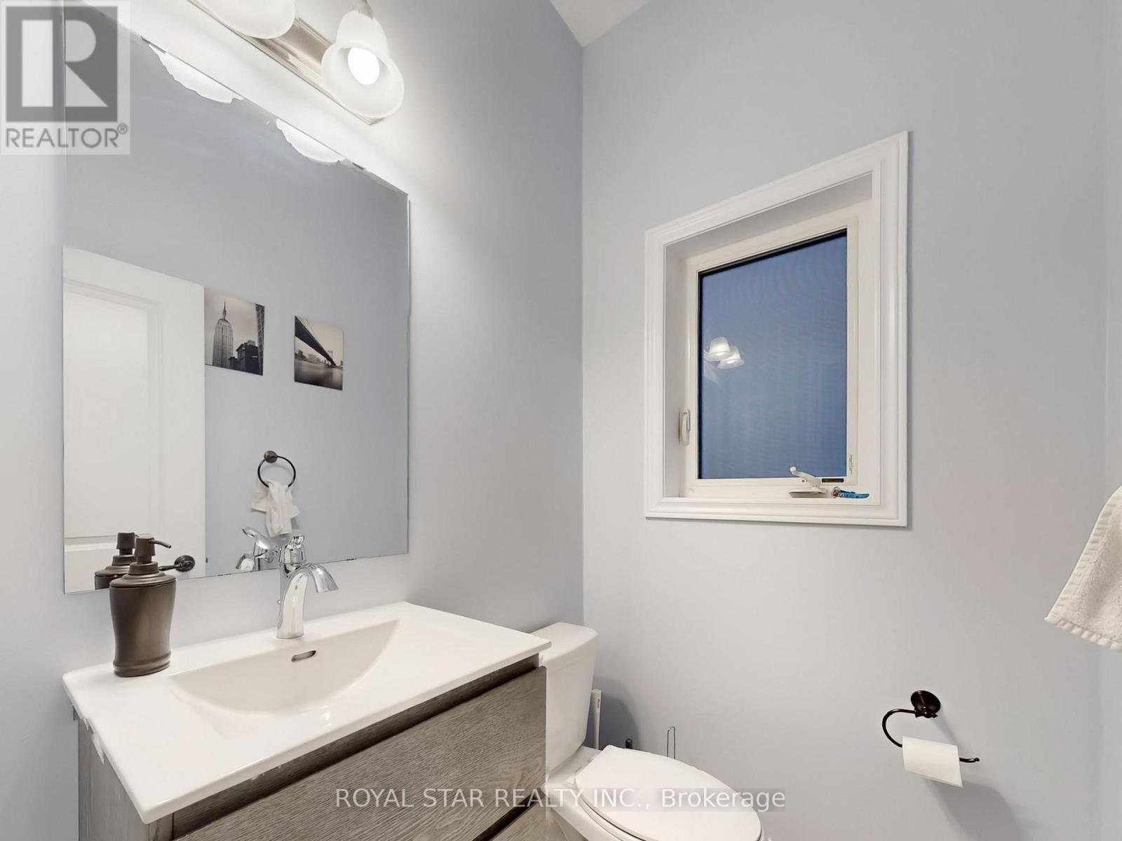 20 Walworth Street, Halton Hills (Georgetown), Ontario  L7G 0N5 - Photo 15 - W12920698