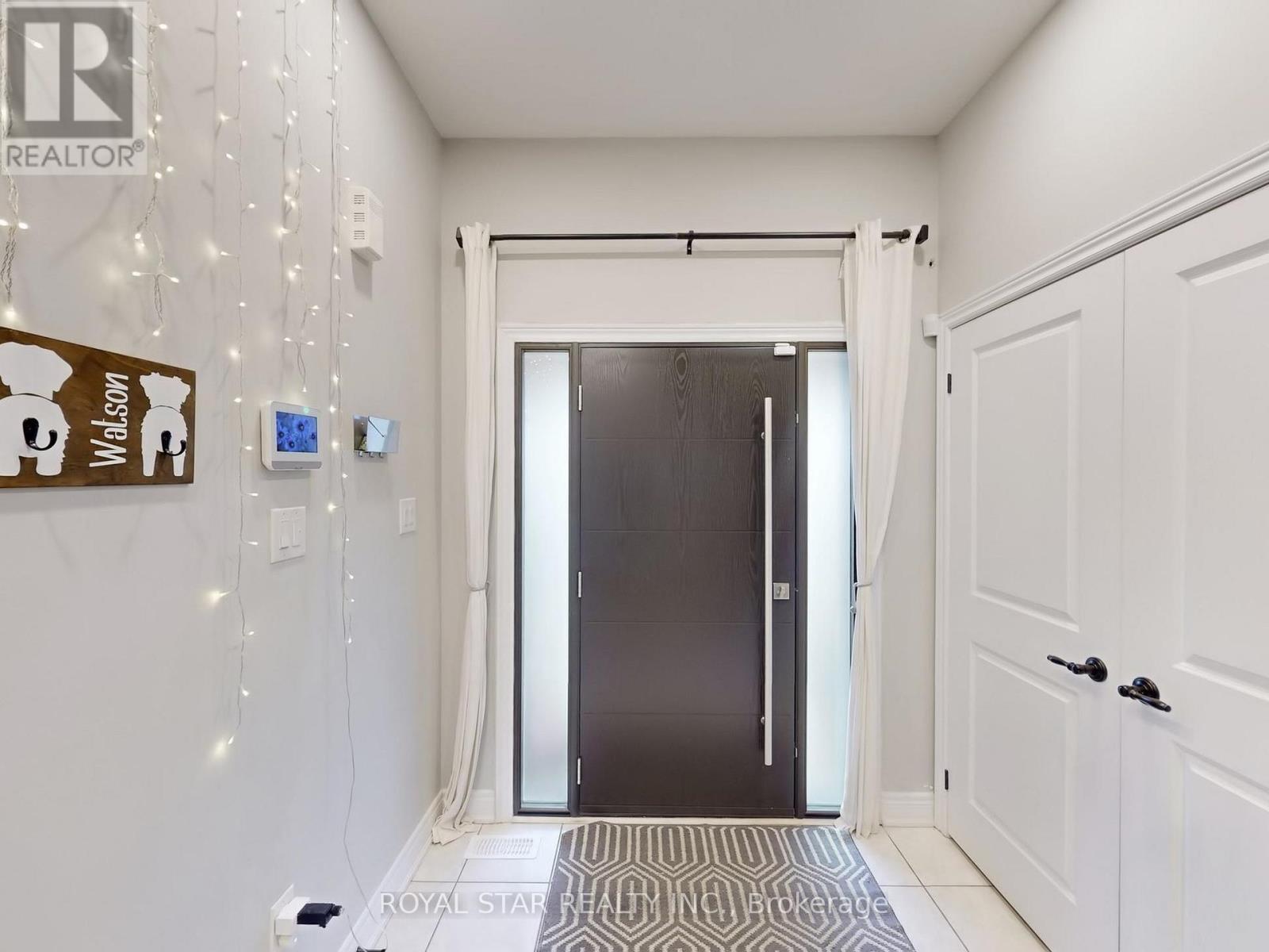 20 Walworth Street, Halton Hills (Georgetown), Ontario  L7G 0N5 - Photo 16 - W12920698