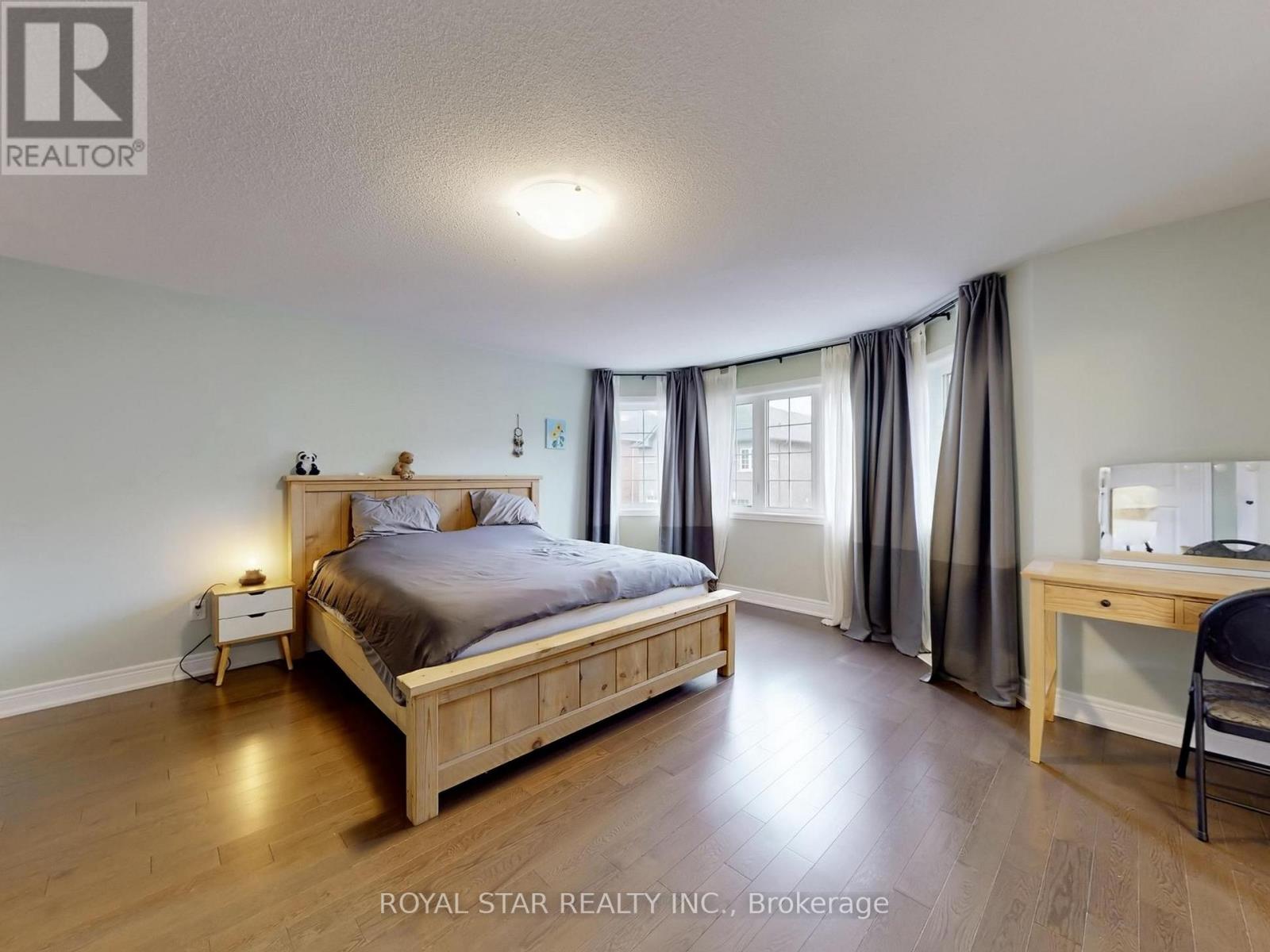 20 Walworth Street, Halton Hills (Georgetown), Ontario  L7G 0N5 - Photo 19 - W12920698