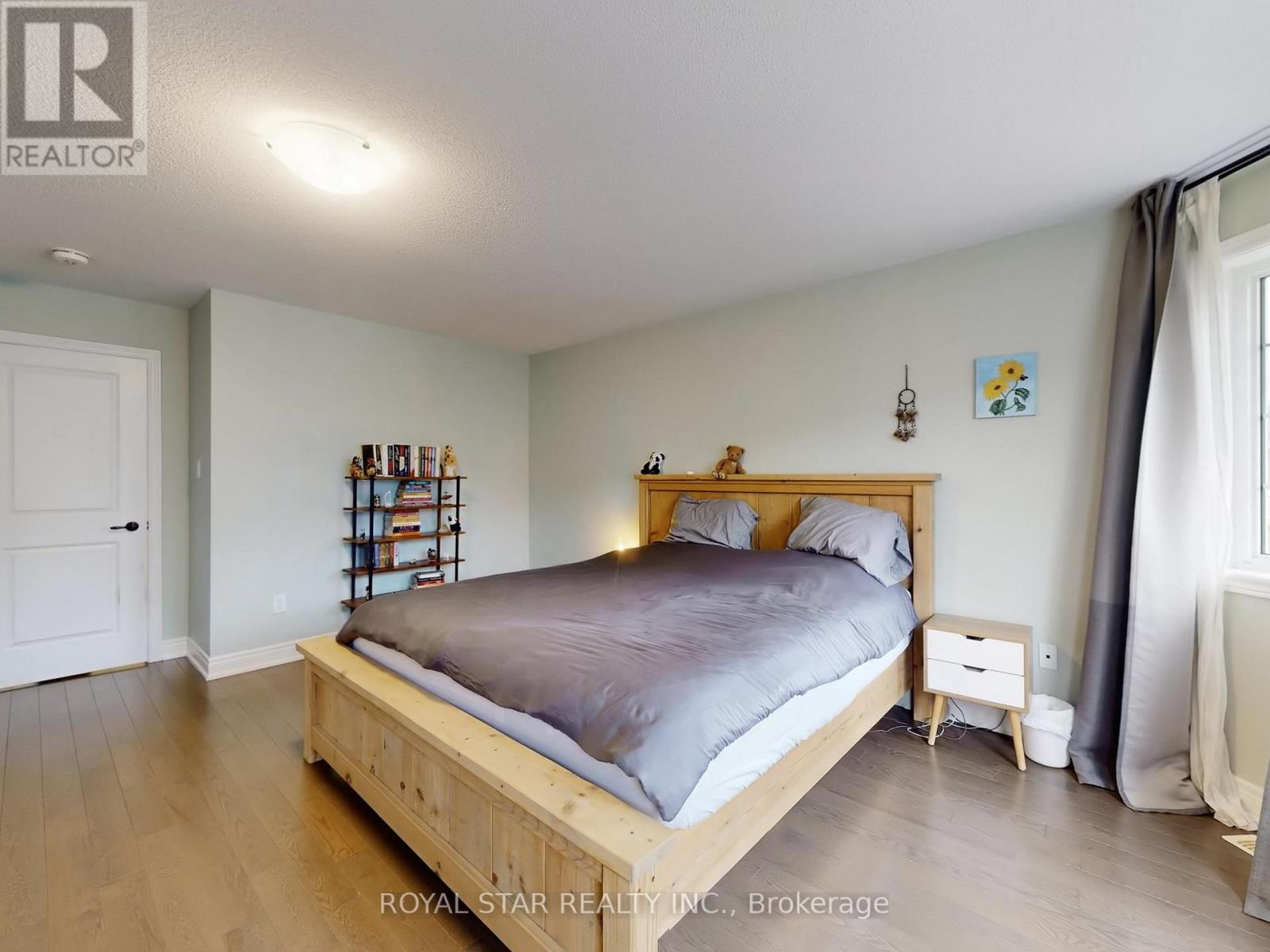 20 Walworth Street, Halton Hills (Georgetown), Ontario  L7G 0N5 - Photo 21 - W12920698