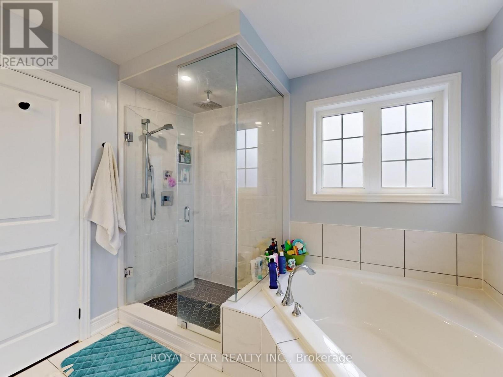 20 Walworth Street, Halton Hills (Georgetown), Ontario  L7G 0N5 - Photo 23 - W12920698