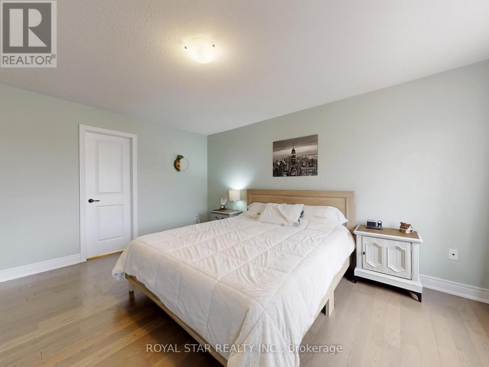 20 Walworth Street, Halton Hills (Georgetown), Ontario  L7G 0N5 - Photo 25 - W12920698