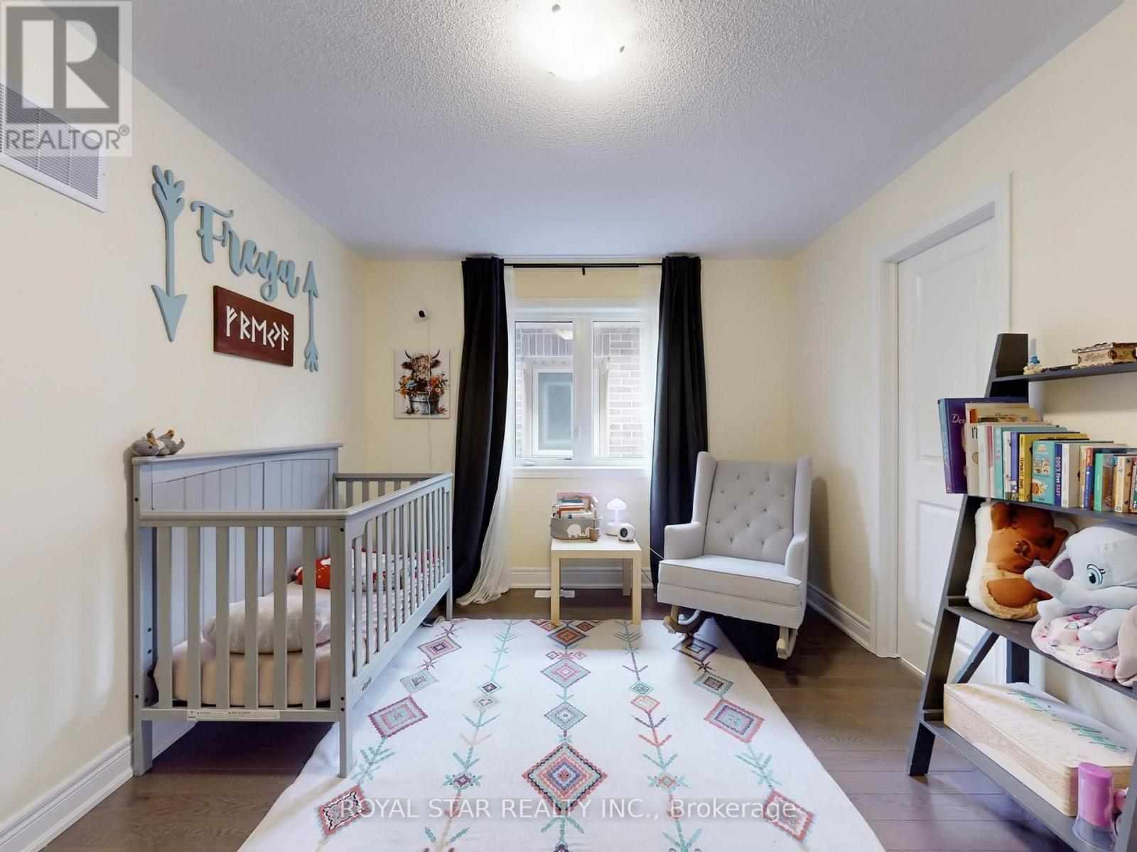 20 Walworth Street, Halton Hills (Georgetown), Ontario  L7G 0N5 - Photo 27 - W12920698