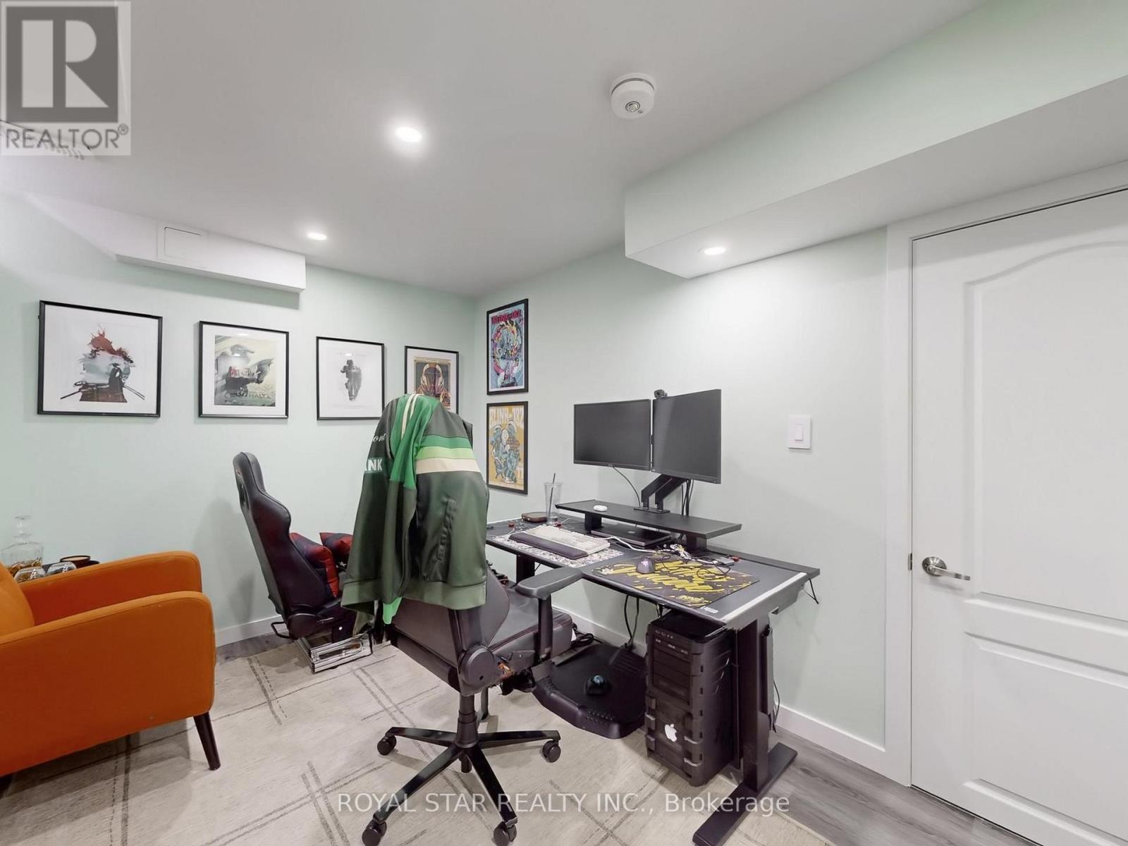 20 Walworth Street, Halton Hills (Georgetown), Ontario  L7G 0N5 - Photo 45 - W12920698