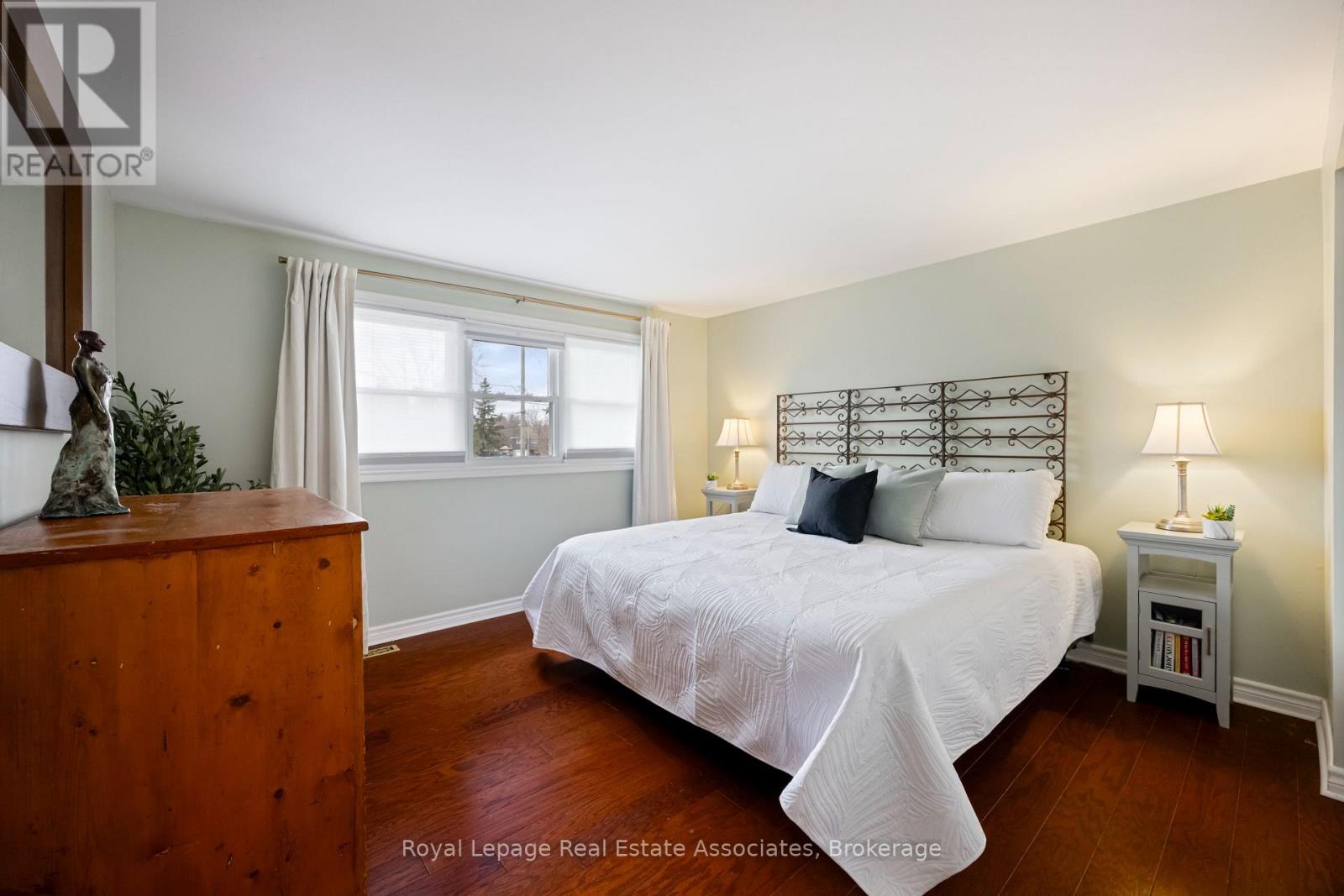 55 Eleanor Crescent, Halton Hills (Georgetown), Ontario  L7G 2T7 - Photo 23 - W12920990