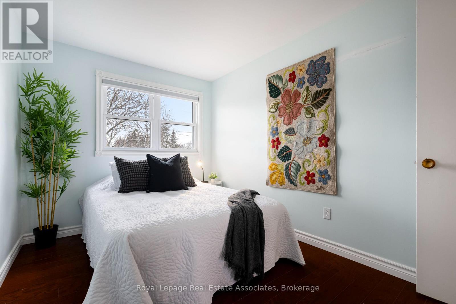 55 Eleanor Crescent, Halton Hills (Georgetown), Ontario  L7G 2T7 - Photo 28 - W12920990