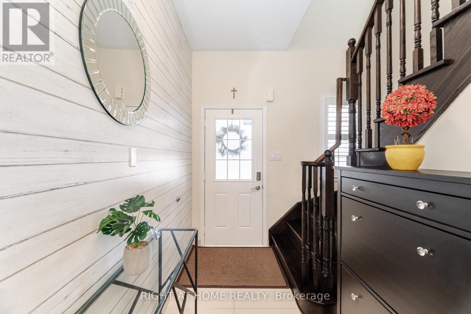 14 Duffel Crescent, Halton Hills (Georgetown), Ontario  L7G 0H7 - Photo 3 - W12921748