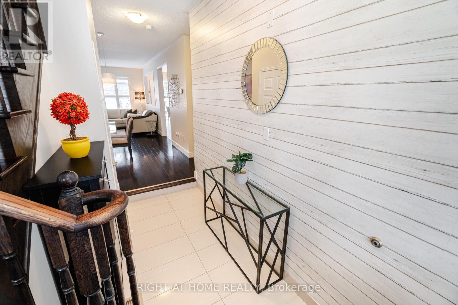 14 Duffel Crescent, Halton Hills (Georgetown), Ontario  L7G 0H7 - Photo 4 - W12921748