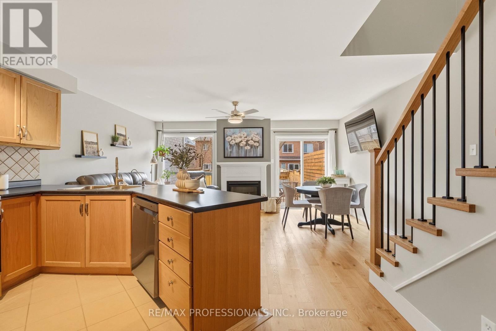 34 Harding Street, Halton Hills (Georgetown), Ontario  L7G 6B2 - Photo 12 - W12922368