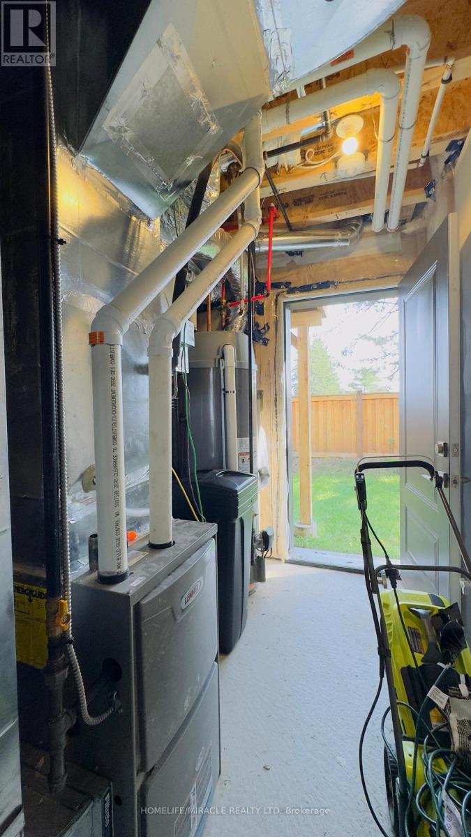 9 Briar Court, Halton Hills (Georgetown), Ontario  L7G 0P5 - Photo 38 - W12923634