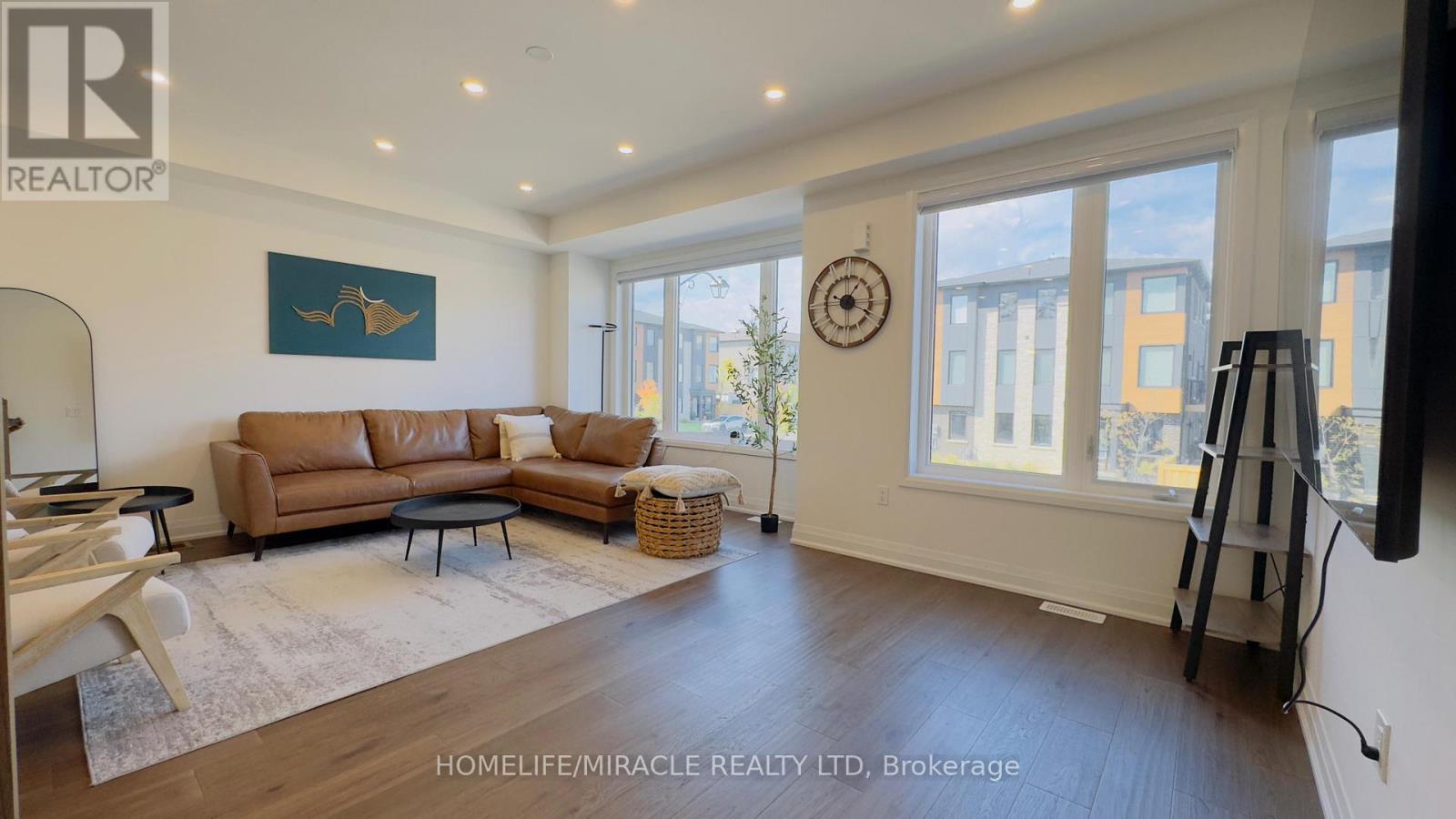 9 Briar Court, Halton Hills (Georgetown), Ontario  L7G 0P5 - Photo 8 - W12923634