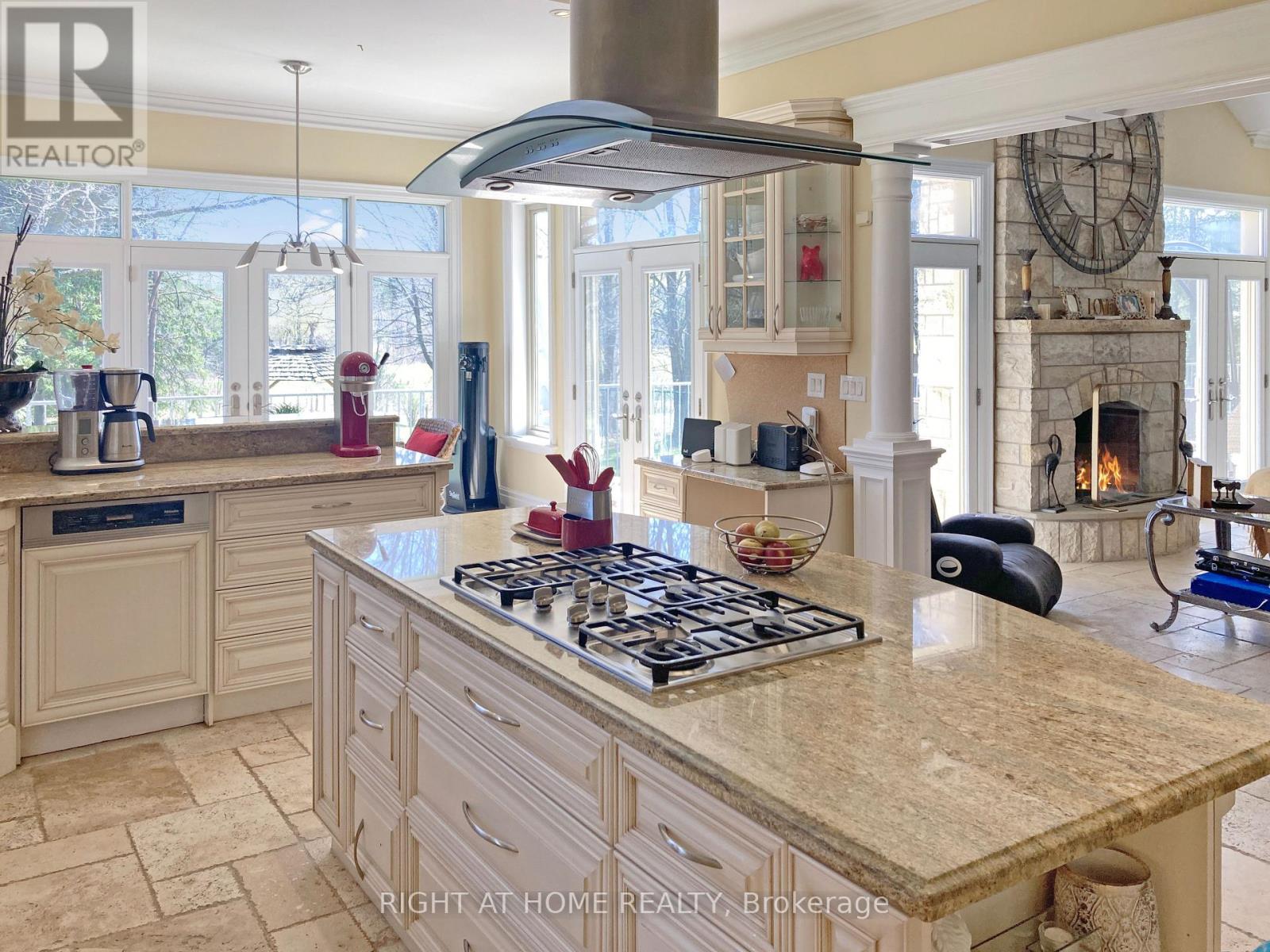 16282 27 Side Rd, Halton Hills (Rural Halton Hills), Ontario  L0P 1N0 - Photo 12 - W12924204