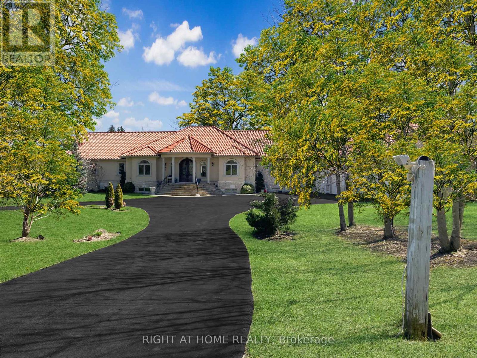 16282 27 Side Rd, Halton Hills (Rural Halton Hills), Ontario  L0P 1N0 - Photo 2 - W12924204