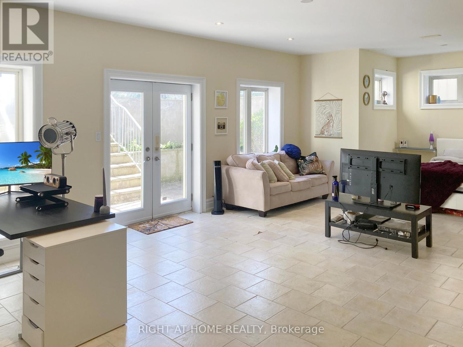 16282 27 Side Rd, Halton Hills (Rural Halton Hills), Ontario  L0P 1N0 - Photo 22 - W12924204