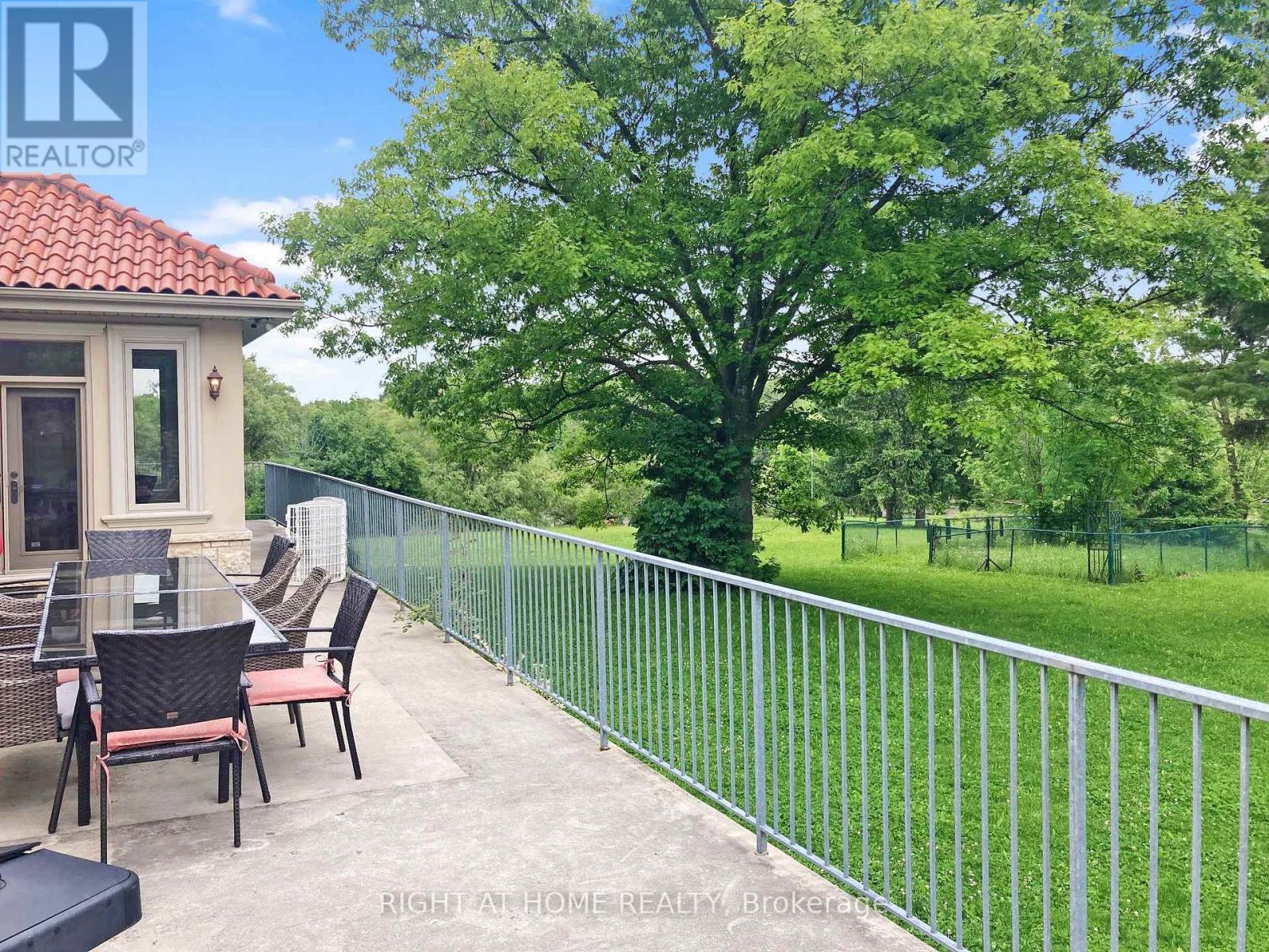 16282 27 Side Rd, Halton Hills (Rural Halton Hills), Ontario  L0P 1N0 - Photo 26 - W12924204