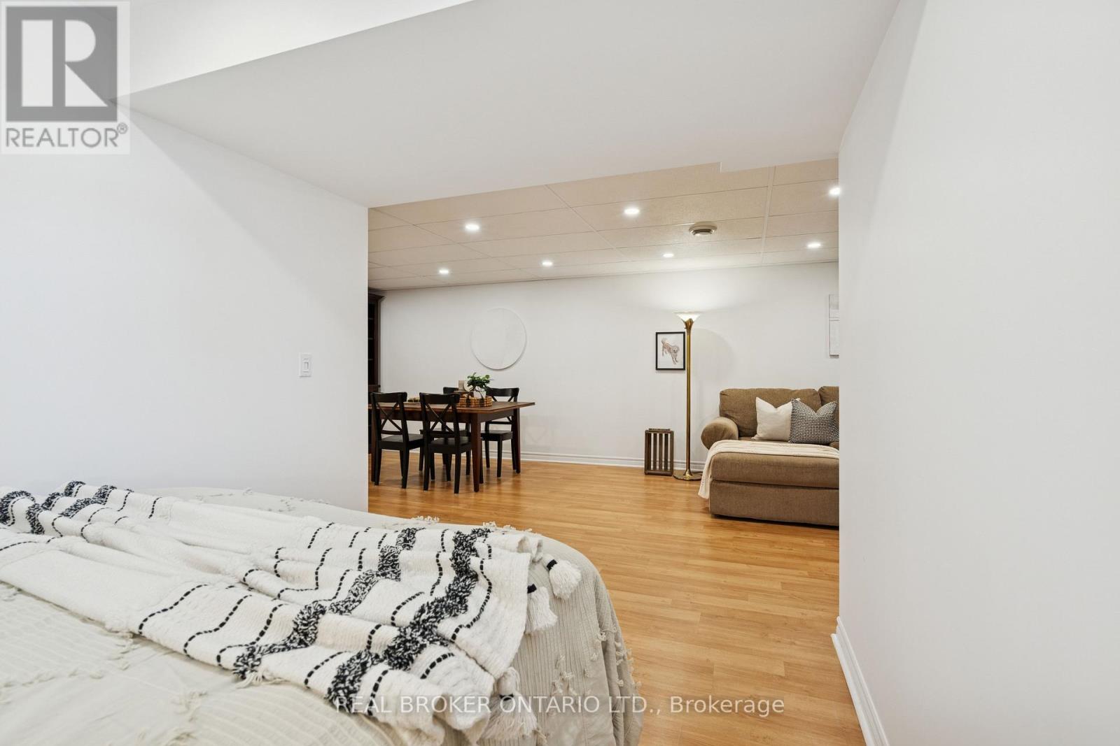 75 Doctor Moore Court, Halton Hills (Ac Acton), Ontario  L7J 3A6 - Photo 40 - W12924748