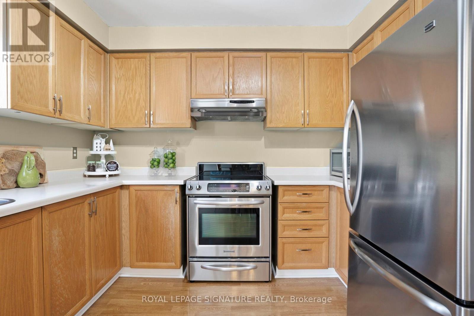 18 Webster Way, Halton Hills (Georgetown), Ontario  L7G 5J7 - Photo 11 - W12924960