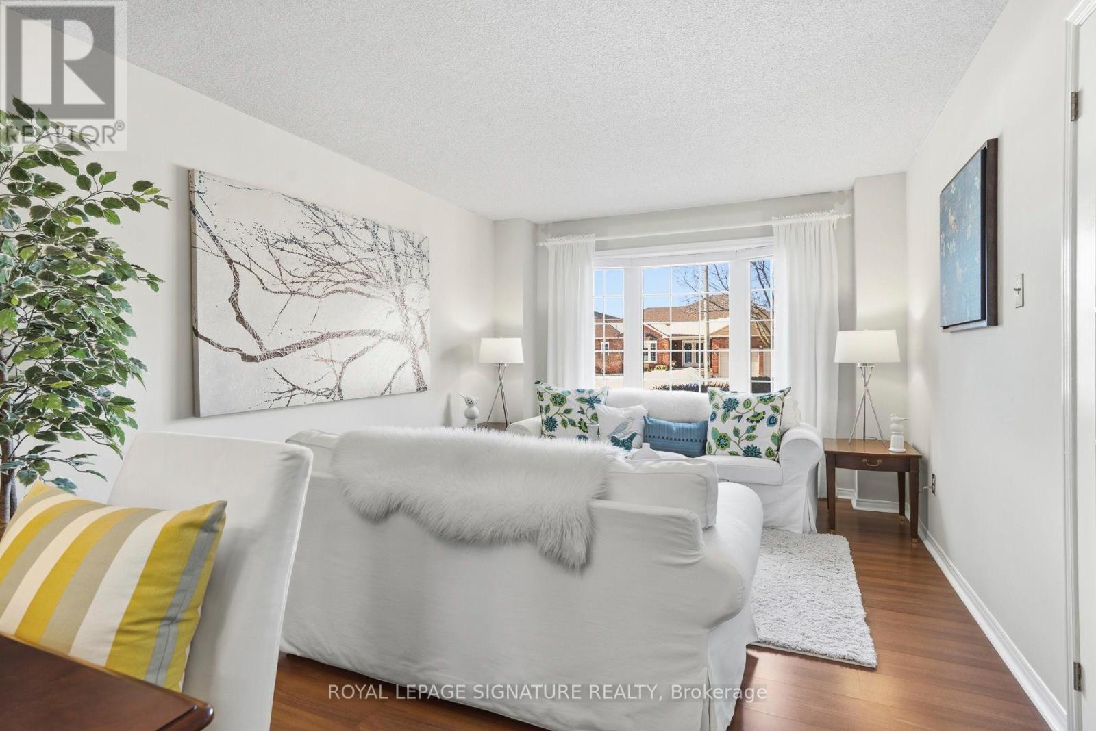 18 Webster Way, Halton Hills (Georgetown), Ontario  L7G 5J7 - Photo 5 - W12924960