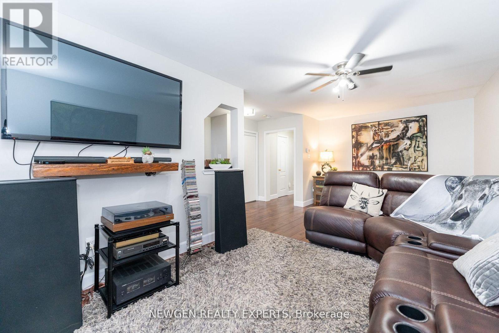 89 Seed House Lane, Halton Hills (Georgetown), Ontario  L7G 6K4 - Photo 10 - W12925714