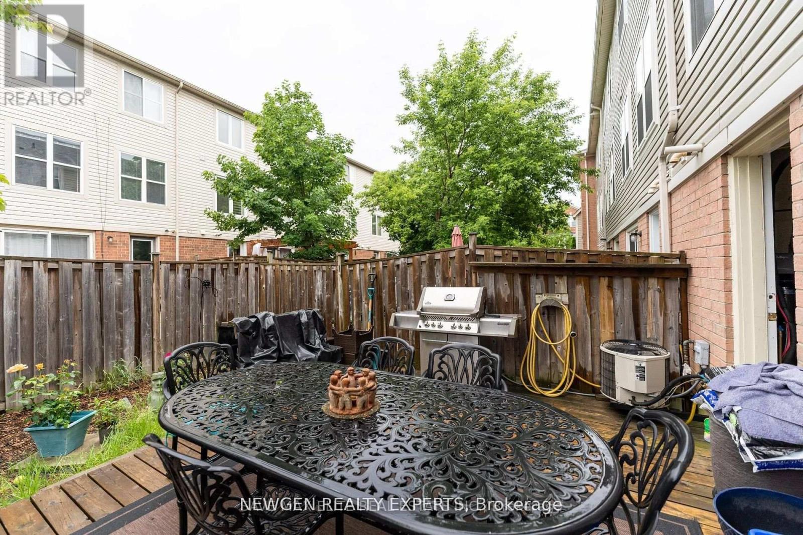 89 Seed House Lane, Halton Hills (Georgetown), Ontario  L7G 6K4 - Photo 24 - W12925714