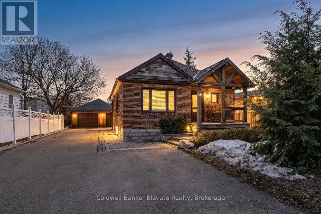 268 Peel Street, Halton Hills (Ac Acton), Ontario  L7J 1M8 - Photo 1 - W12925766