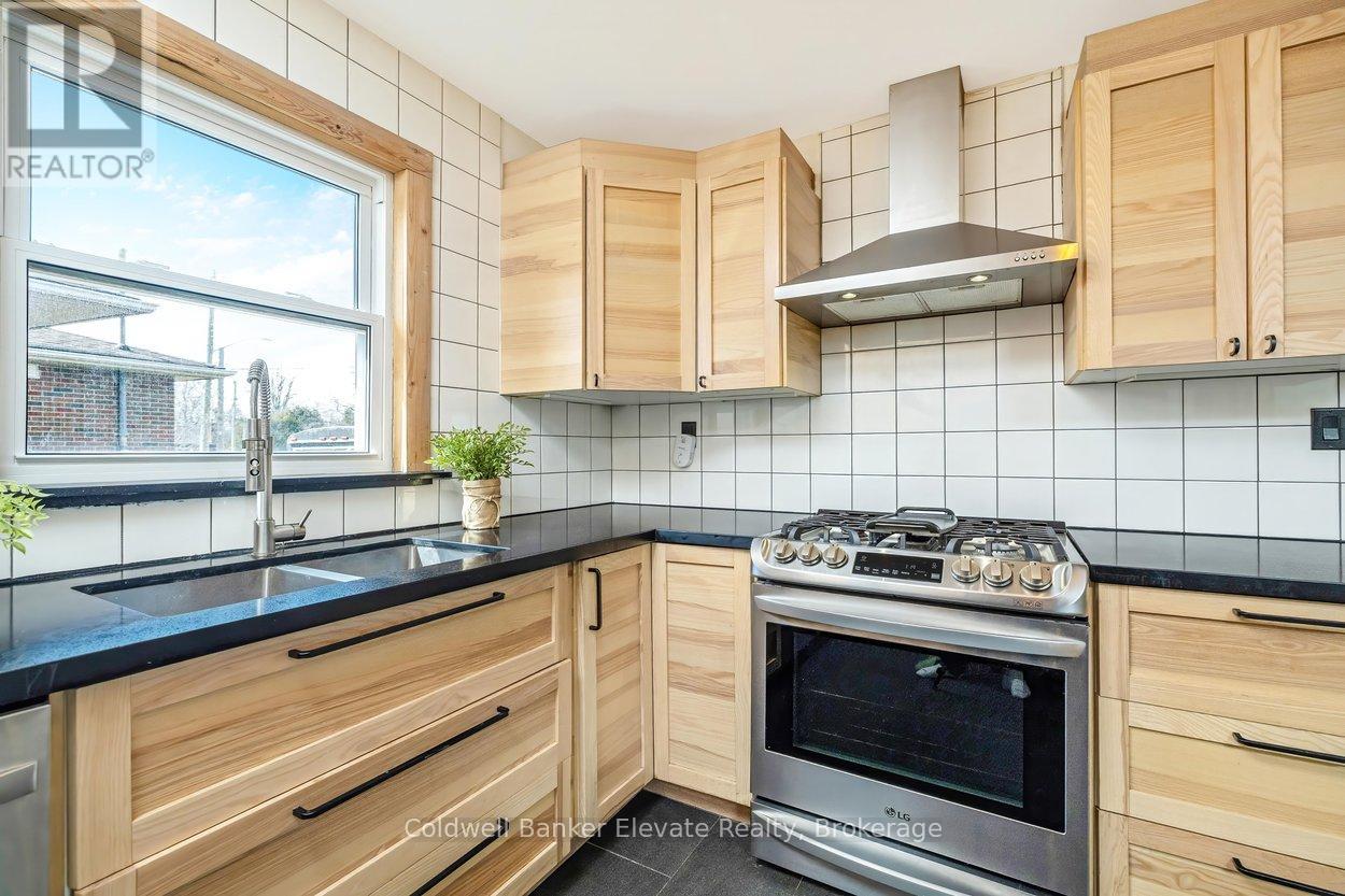 268 Peel Street, Halton Hills (Ac Acton), Ontario  L7J 1M8 - Photo 21 - W12925766