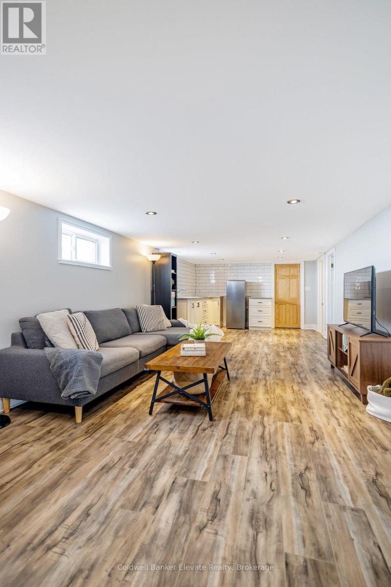 268 Peel Street, Halton Hills (Ac Acton), Ontario  L7J 1M8 - Photo 32 - W12925766