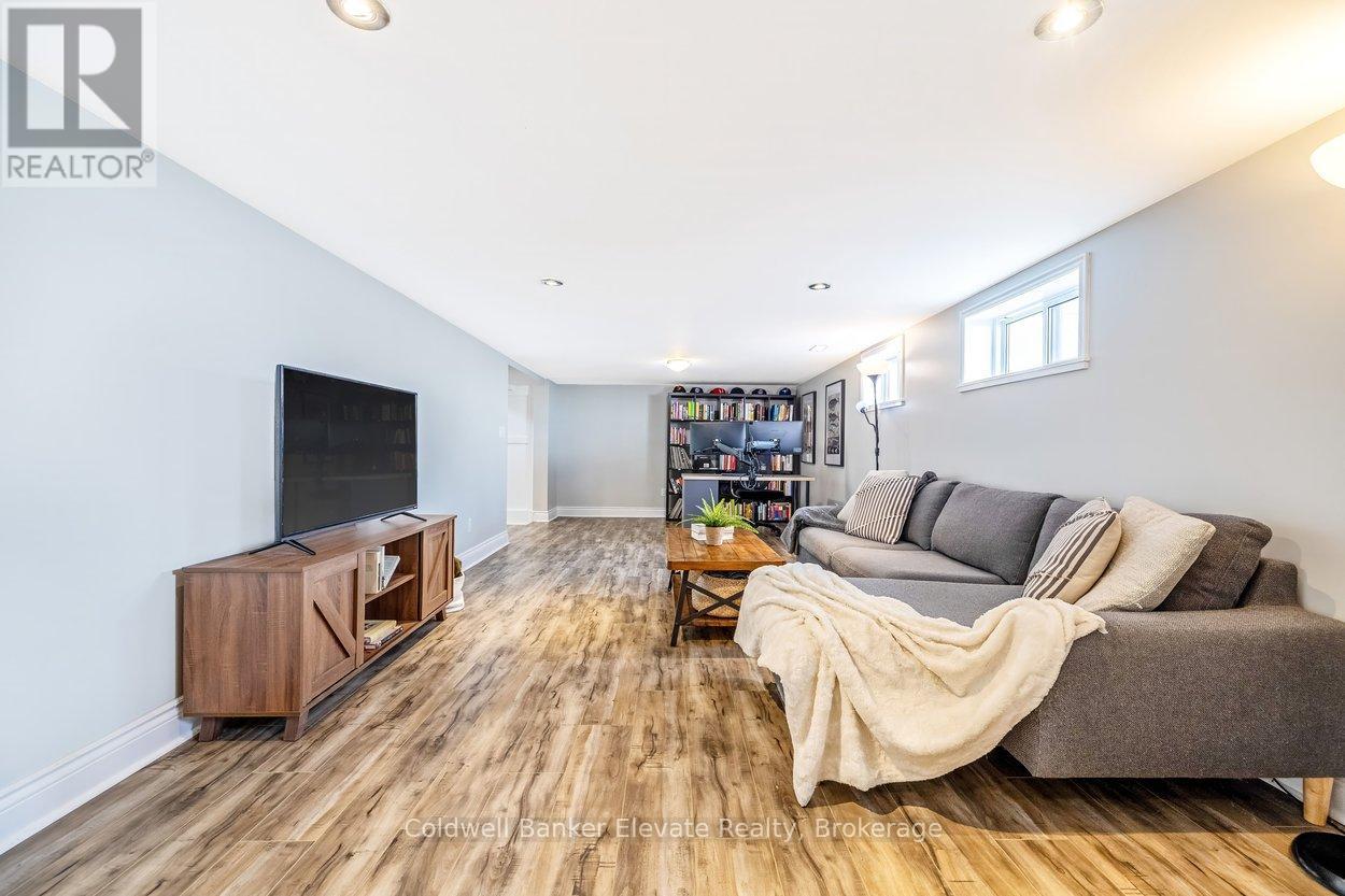 268 Peel Street, Halton Hills (Ac Acton), Ontario  L7J 1M8 - Photo 33 - W12925766