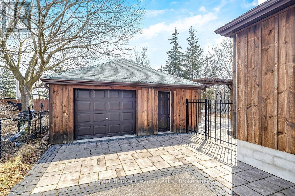 268 Peel Street, Halton Hills (Ac Acton), Ontario  L7J 1M8 - Photo 40 - W12925766