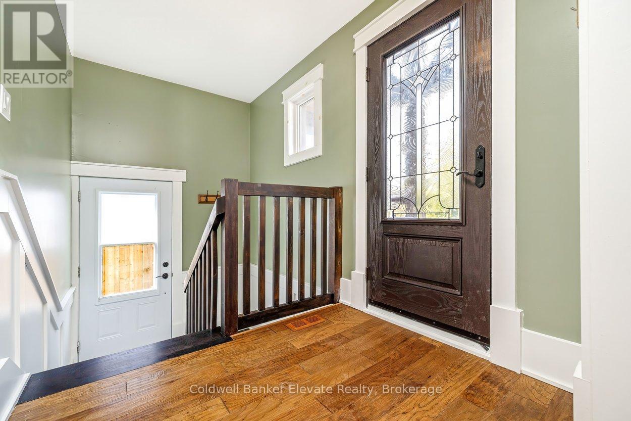 268 Peel Street, Halton Hills (Ac Acton), Ontario  L7J 1M8 - Photo 9 - W12925766