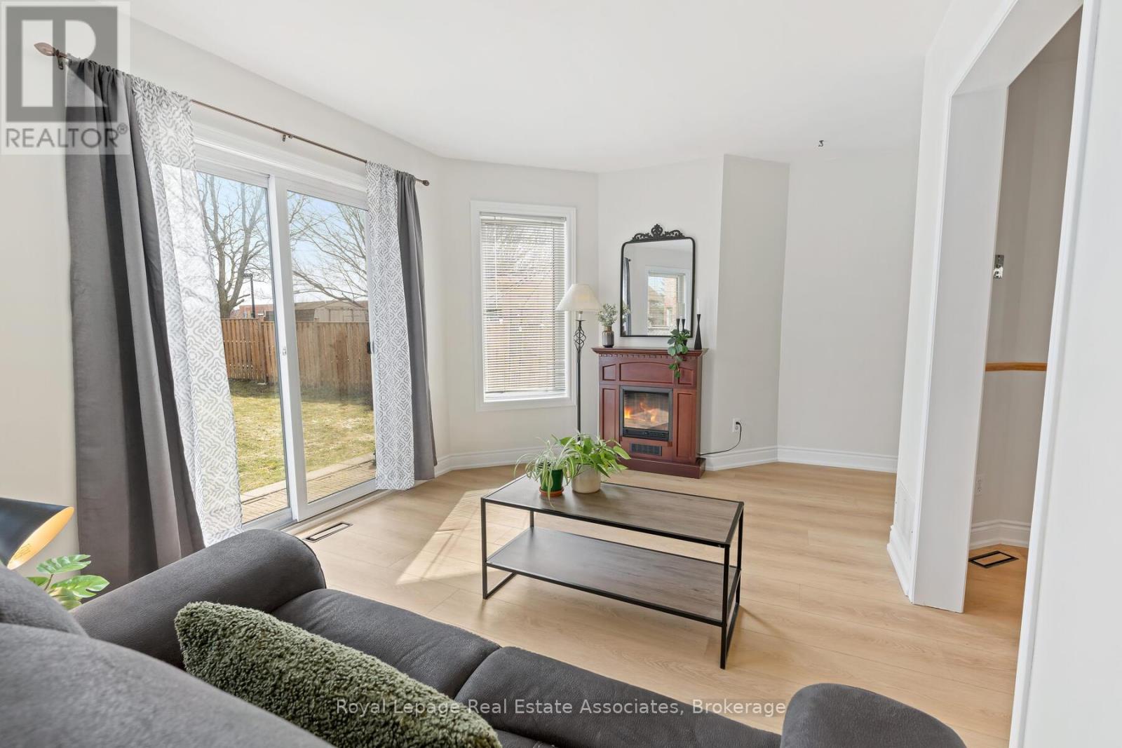 80 Lauchlin Crescent, Halton Hills (Georgetown), Ontario  L7G 5R5 - Photo 11 - W12927882