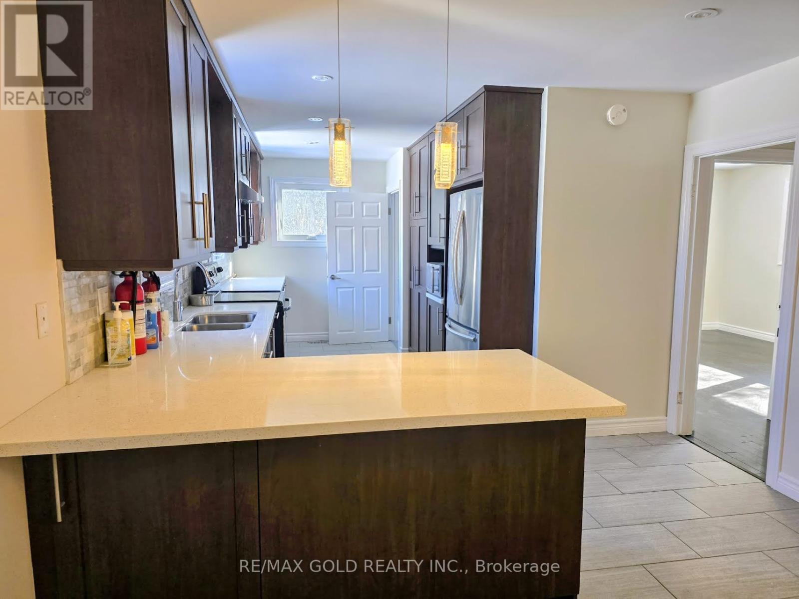 10512 Trafalgar Road, Halton Hills (Rural Halton Hills), Ontario  L7G 4S5 - Photo 5 - W12928468