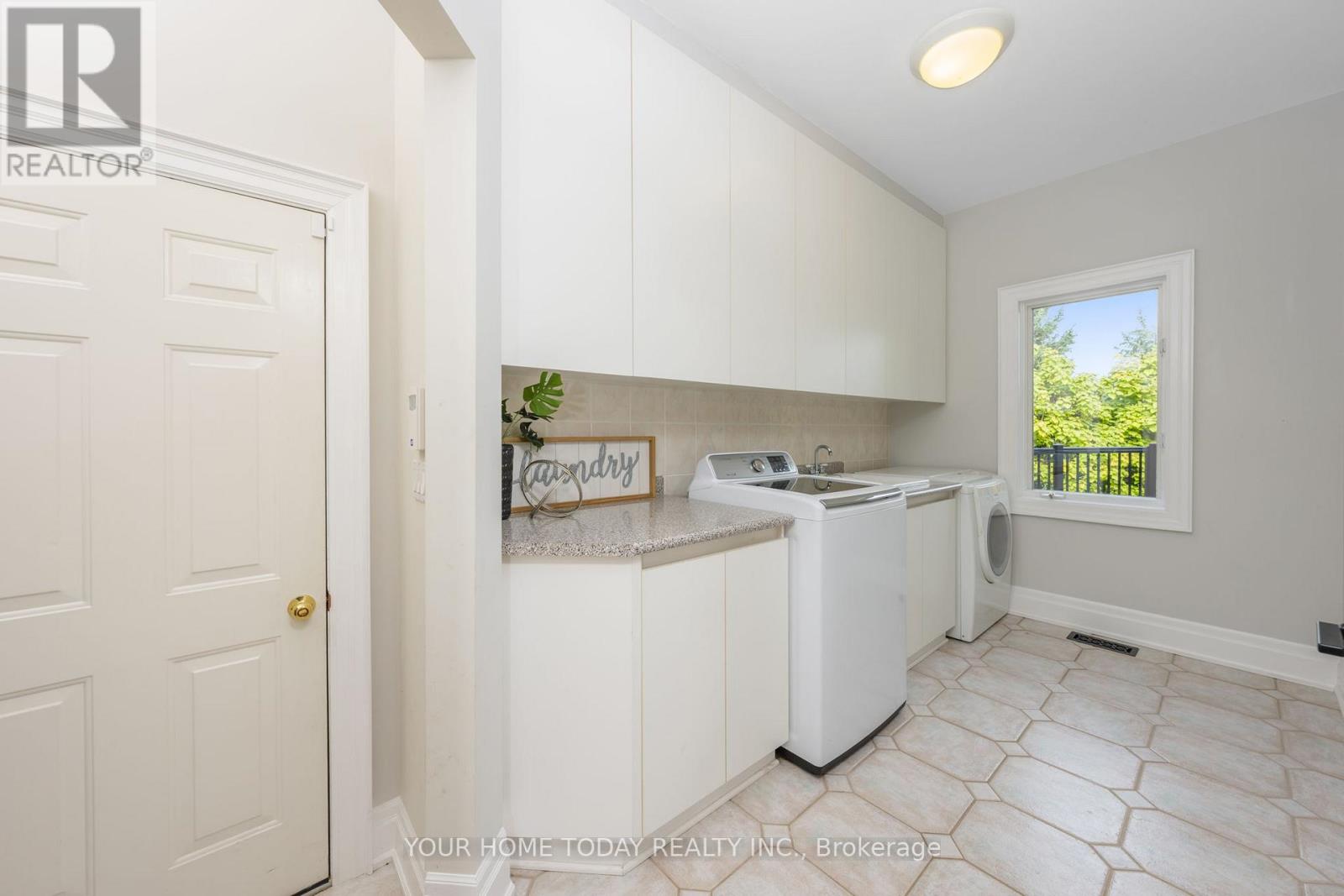 21 Turtle Lake Drive, Halton Hills (Rural Halton Hills), Ontario  L7J 2W7 - Photo 21 - W12928654