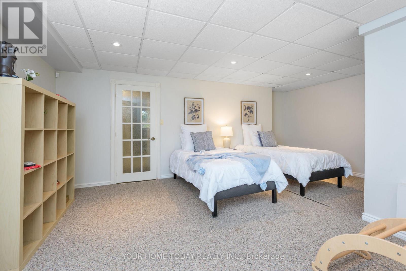 21 Turtle Lake Drive, Halton Hills (Rural Halton Hills), Ontario  L7J 2W7 - Photo 41 - W12928654