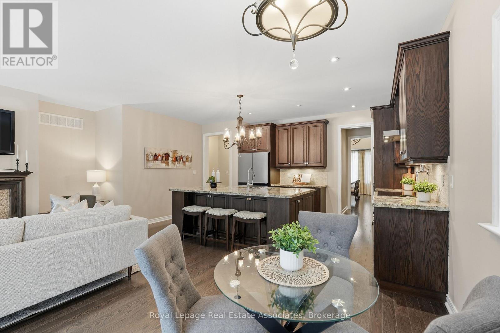 290 Eaton Street, Halton Hills (Georgetown), Ontario  L7G 6N8 - Photo 18 - W12929044