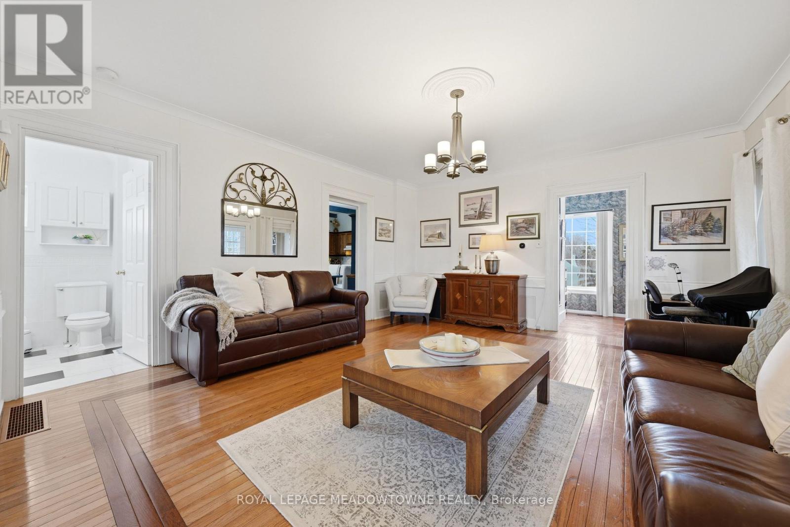 152 Confederation Street, Halton Hills (Glen Williams), Ontario  L7G 4S8 - Photo 10 - W12929054