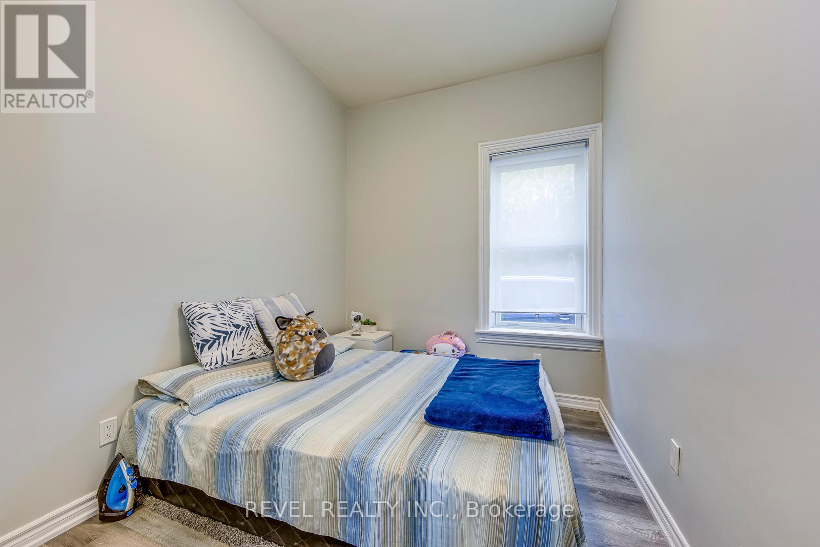 48 Young Street, Halton Hills (Ac Acton), Ontario  L7J 2G7 - Photo 16 - W12929508