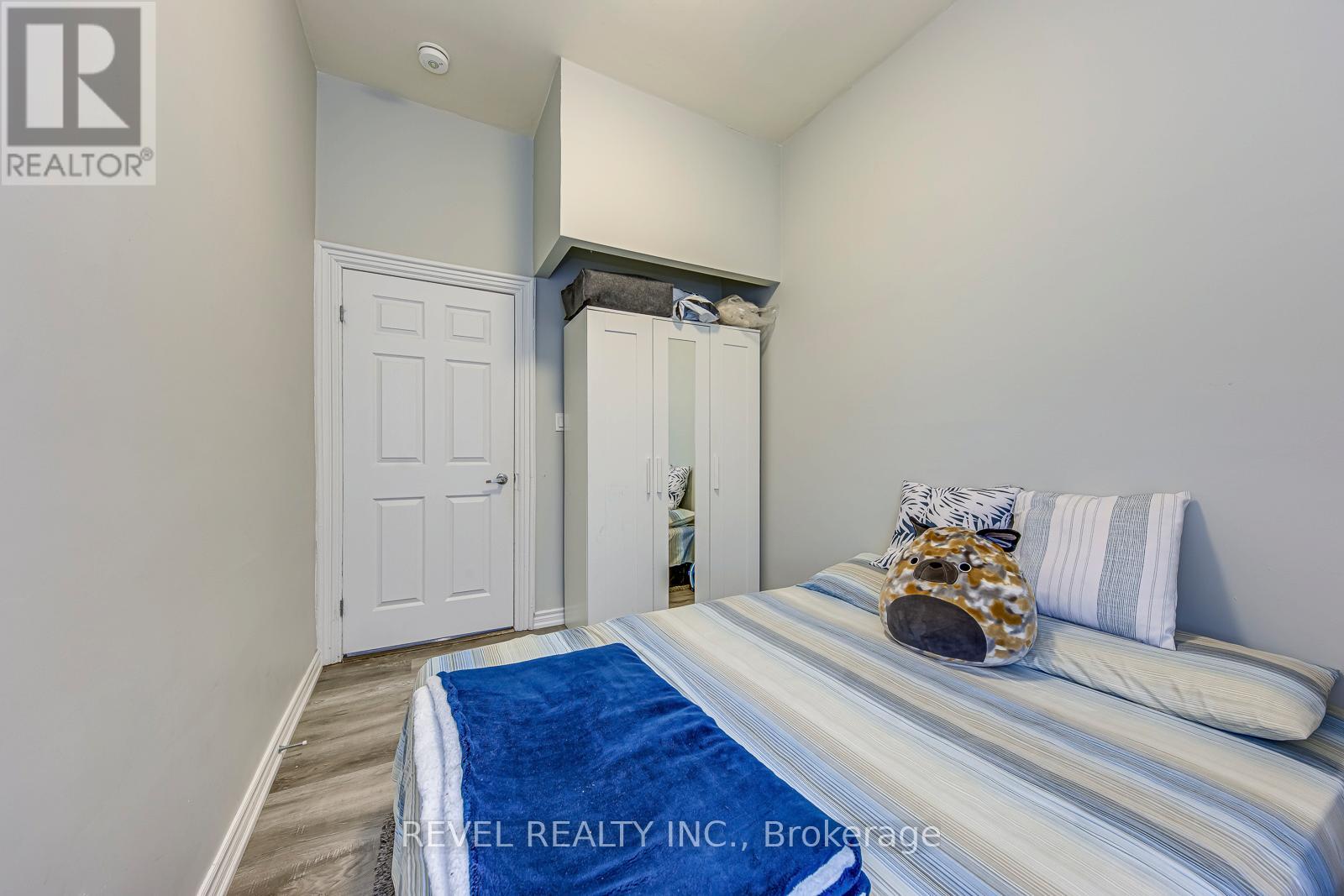 48 Young Street, Halton Hills (Ac Acton), Ontario  L7J 2G7 - Photo 17 - W12929508