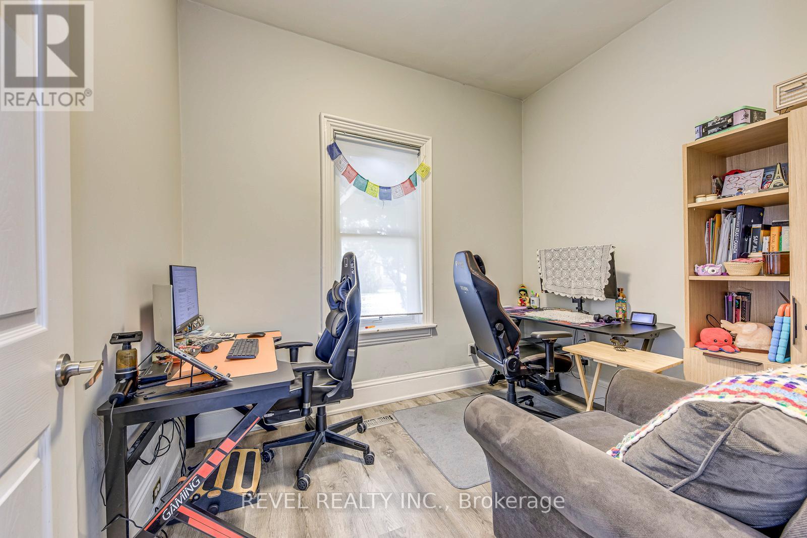 48 Young Street, Halton Hills (Ac Acton), Ontario  L7J 2G7 - Photo 18 - W12929508