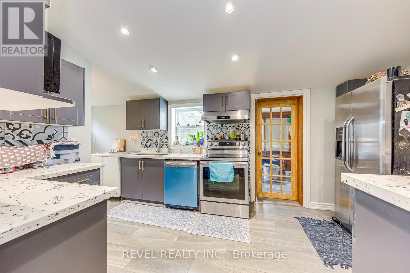 48 Young Street, Halton Hills (Ac Acton), Ontario  L7J 2G7 - Photo 8 - W12929508