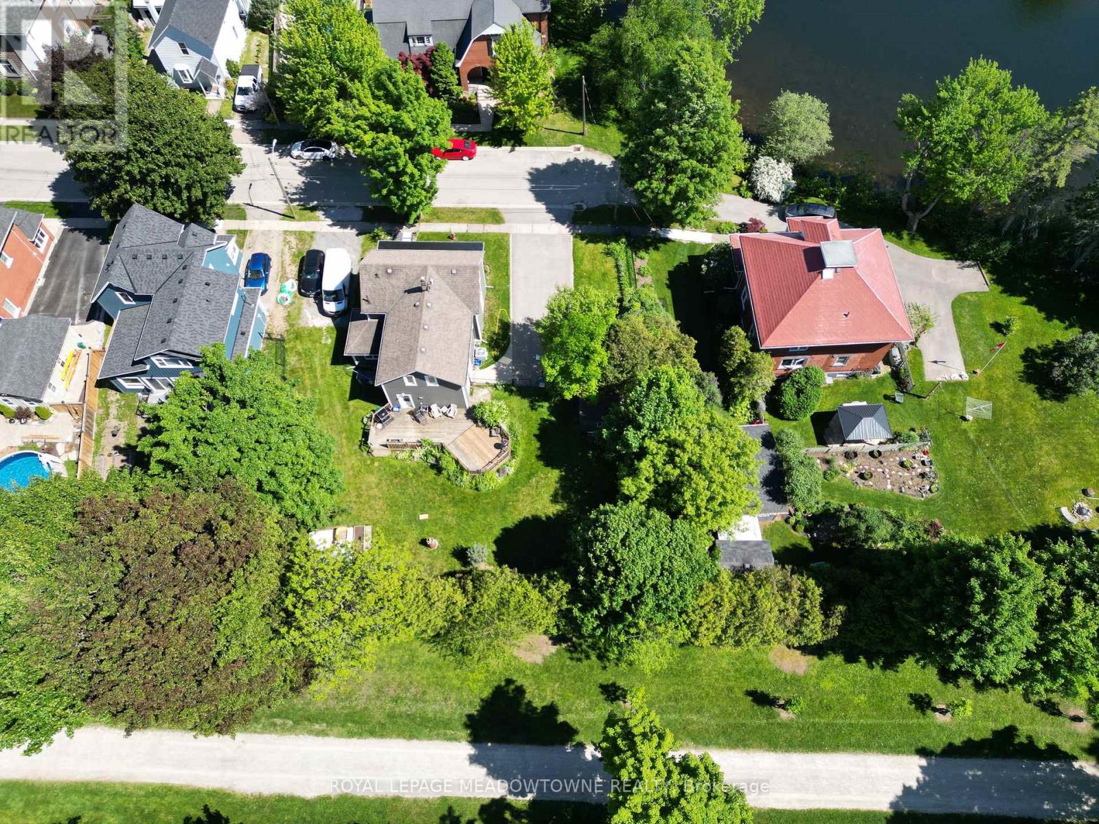 87 Lake Avenue, Halton Hills (Ac Acton), Ontario  L7J 1G1 - Photo 6 - W12930754