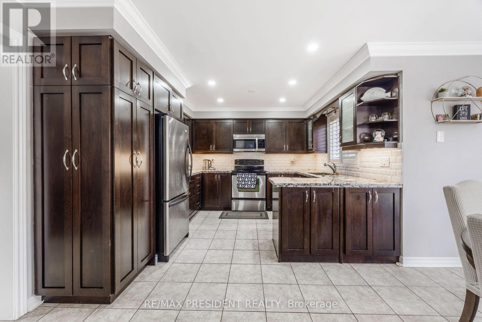 14 Samuel Crescent, Halton Hills (Georgetown), Ontario  L7G 5J2 - Photo 12 - W12932182