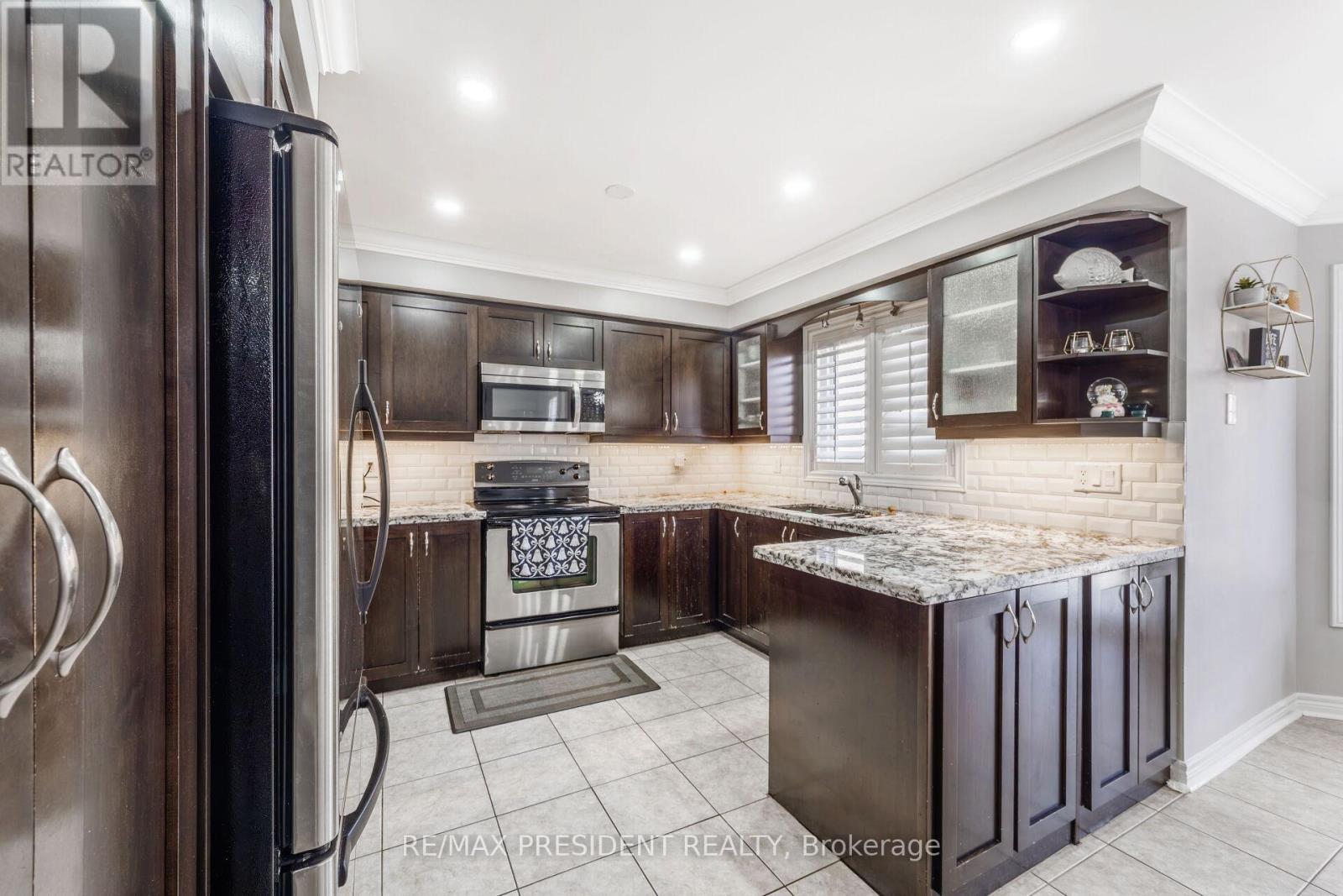 14 Samuel Crescent, Halton Hills (Georgetown), Ontario  L7G 5J2 - Photo 14 - W12932182