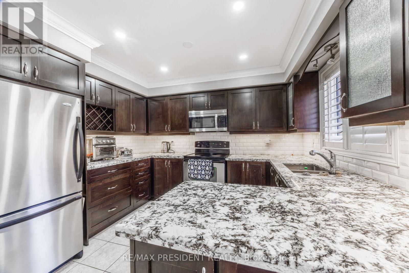 14 Samuel Crescent, Halton Hills (Georgetown), Ontario  L7G 5J2 - Photo 15 - W12932182