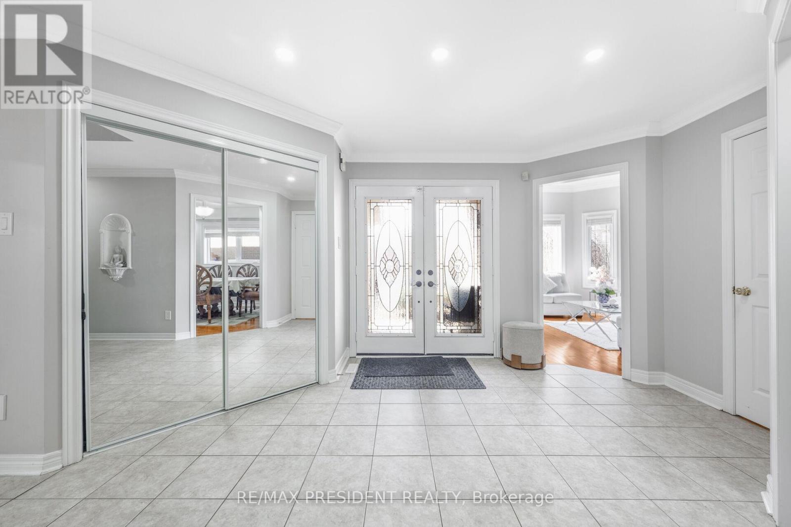 14 Samuel Crescent, Halton Hills (Georgetown), Ontario  L7G 5J2 - Photo 3 - W12932182