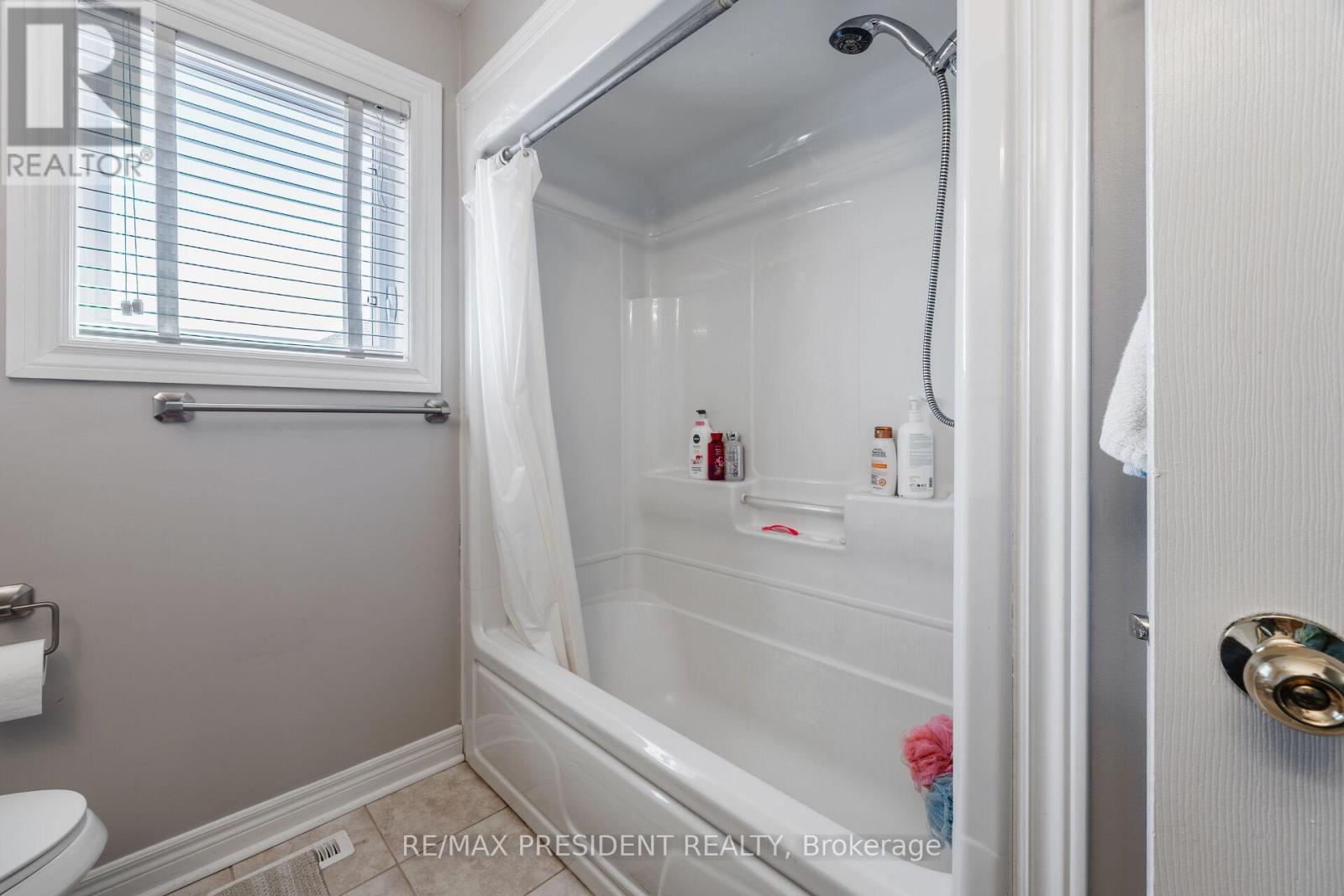 14 Samuel Crescent, Halton Hills (Georgetown), Ontario  L7G 5J2 - Photo 40 - W12932182