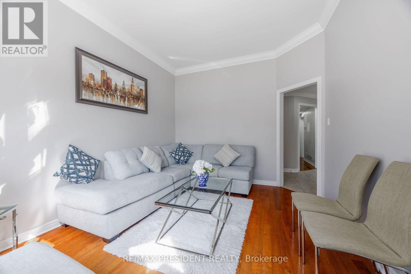 14 Samuel Crescent, Halton Hills (Georgetown), Ontario  L7G 5J2 - Photo 5 - W12932182